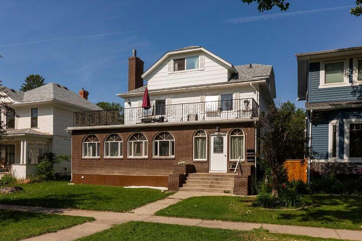 Property Photo: 622 10 Street S 1-5 AB T1J 2M8