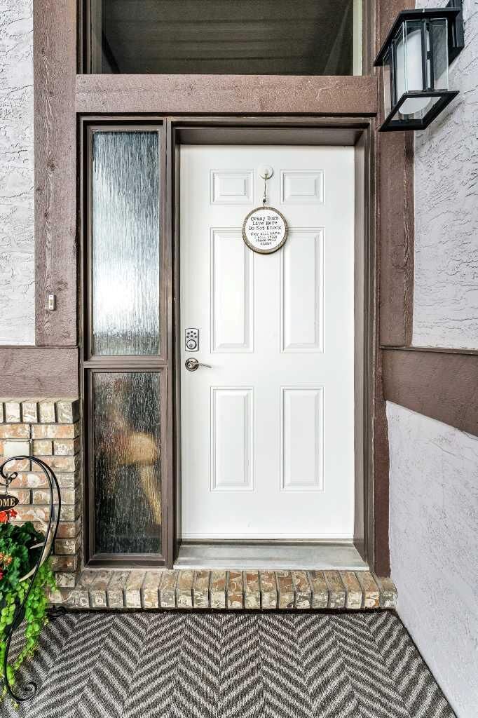 Property Photo:  1174 16 Street NE  AB T1C 1P9 