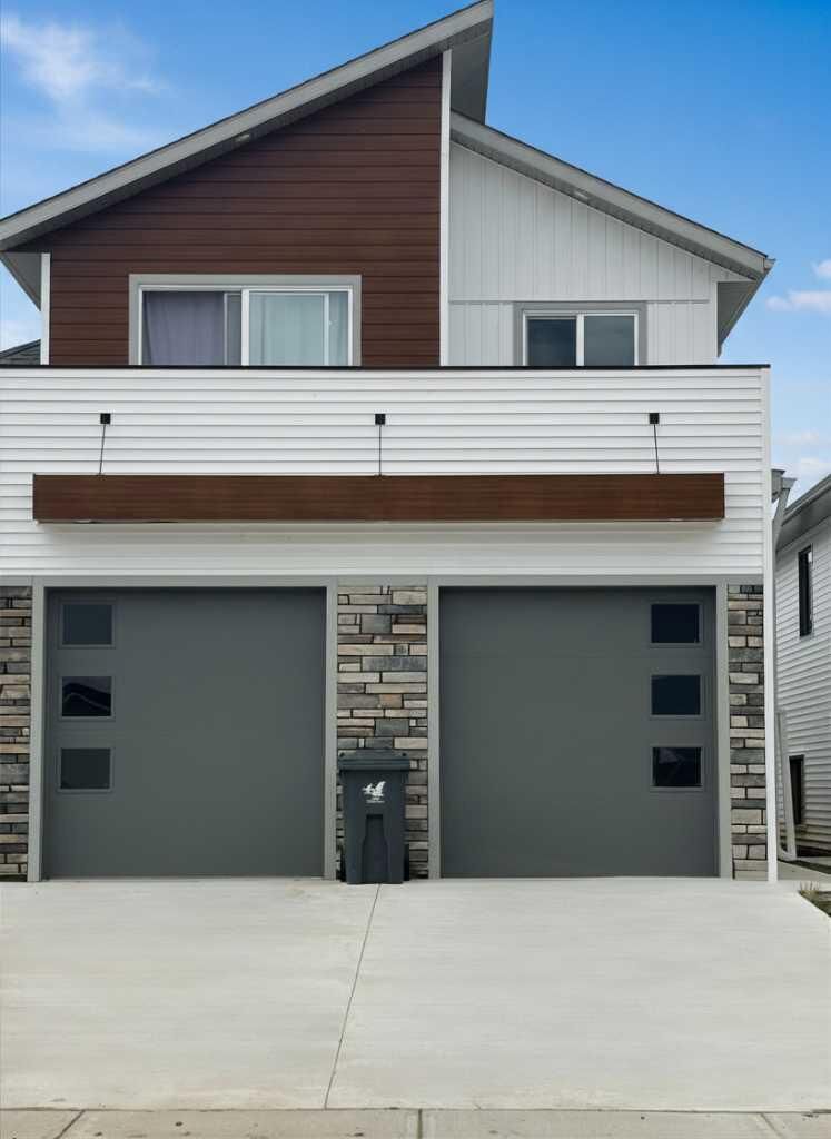 Property Photo:  9513 114 Avenue B  AB T8X 0W7 