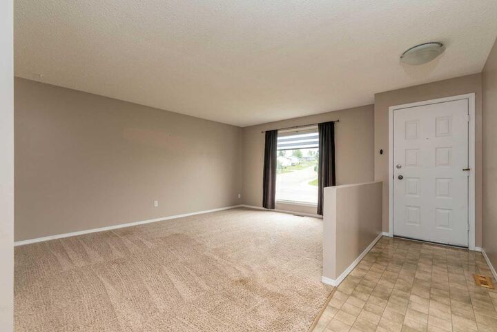 Property Photo: 5002 53 Avenue AB T0B 2P0