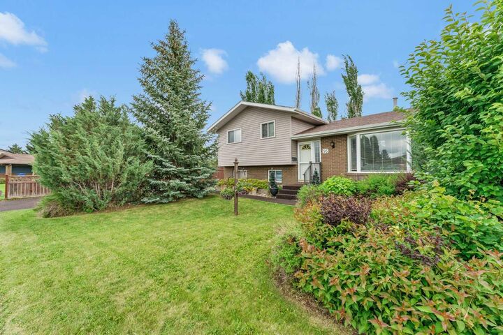 Property Photo: 95 Rossdale Way SE AB T1B 1Y5