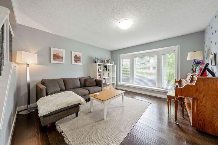 Property Photo: 15 Woodmont Green SW AB T2W 4Z3