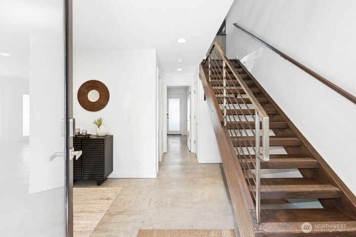Property Photo:  2233  Minor Avenue C  WA 98102 