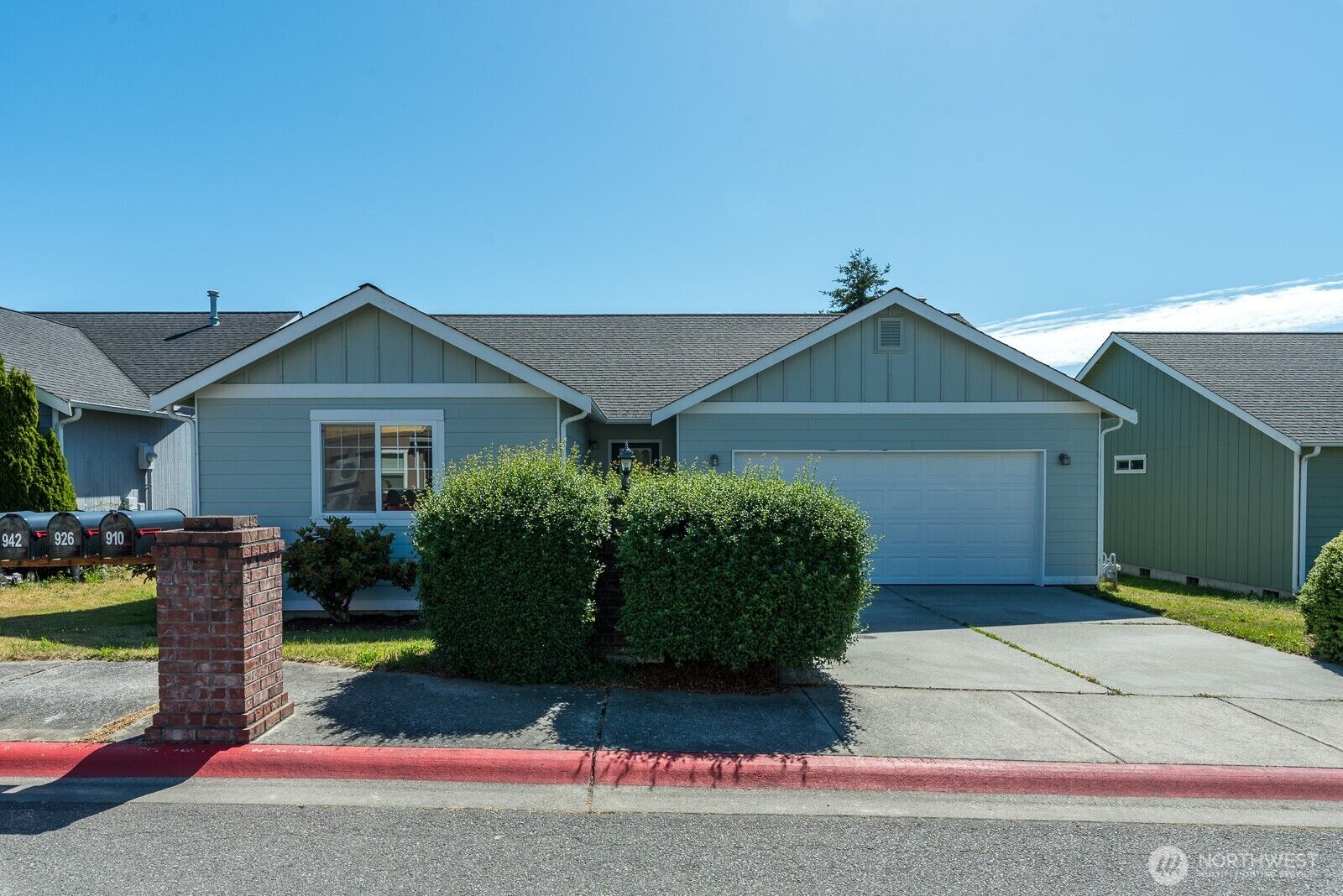 Property Photo:  942 NE Cordero Place  WA 98277 