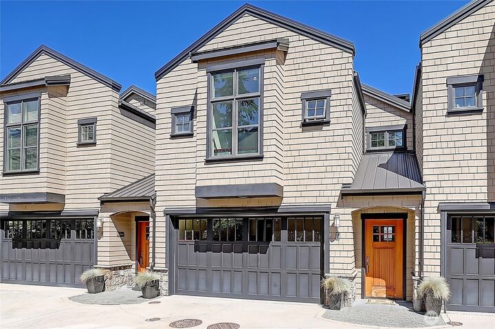 Property Photo: 1095 Essex Street 2 WA 98282
