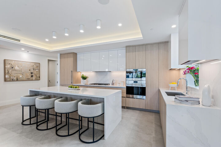Property Photo:  87 Isle Of Venice Drive 402S  FL 33301 