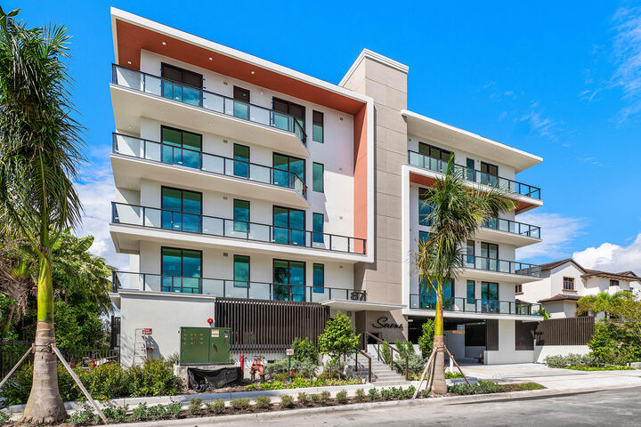 Property Photo:  87 Isle Of Venice Drive 402S  FL 33301 