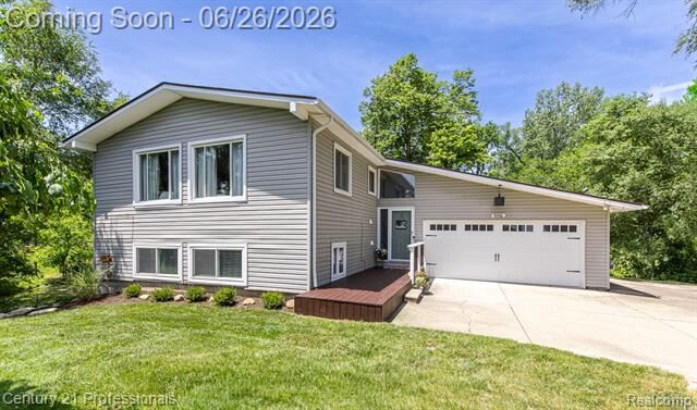 Property Photo:  500 Neptune Drive  MI 48462 