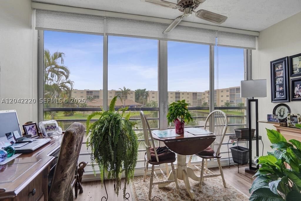 Property Photo: 415 SE 11th Ter 207 FL 33004
