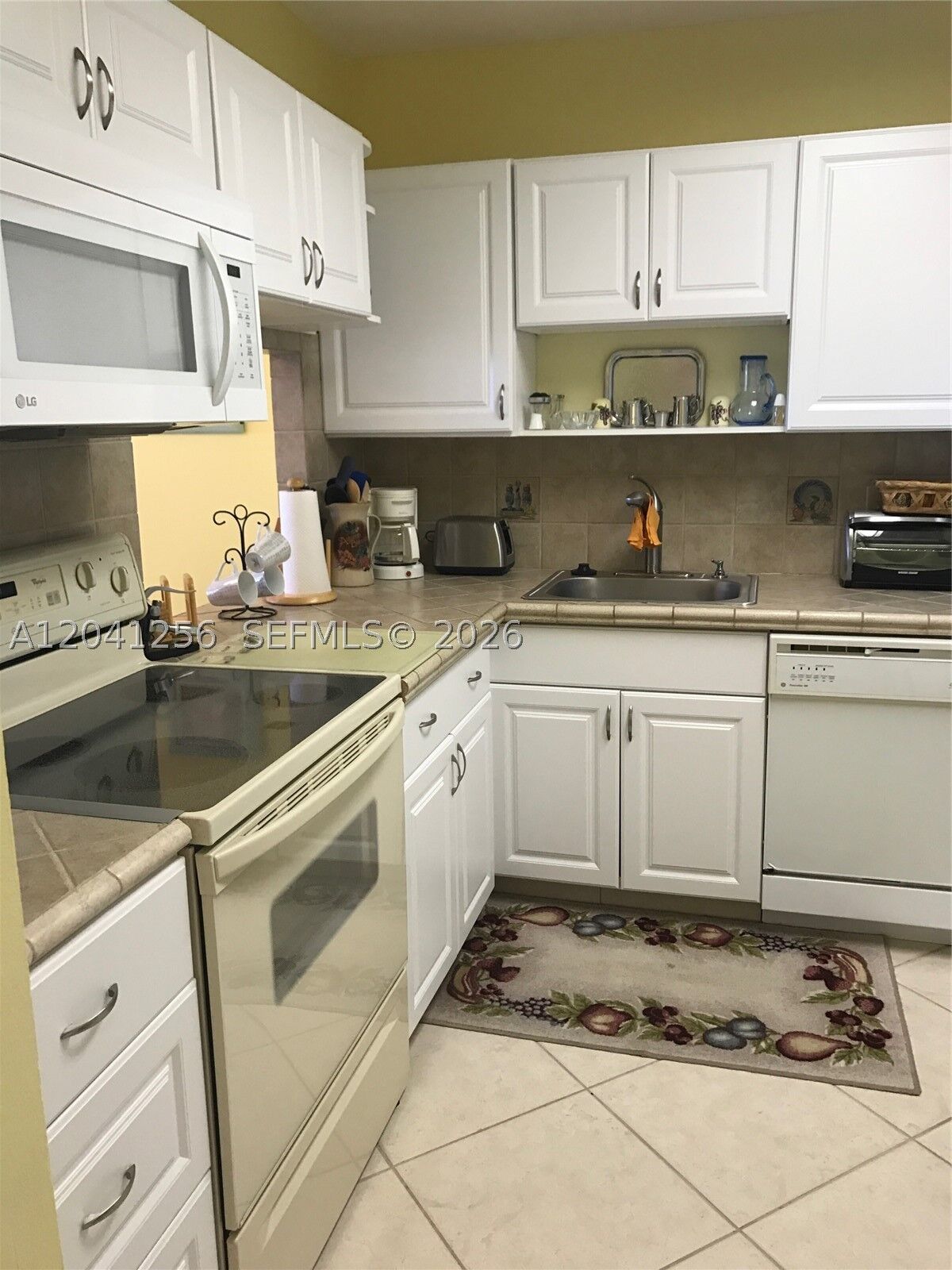 Property Photo:  3199 S Ocean Dr 402  FL 33009 