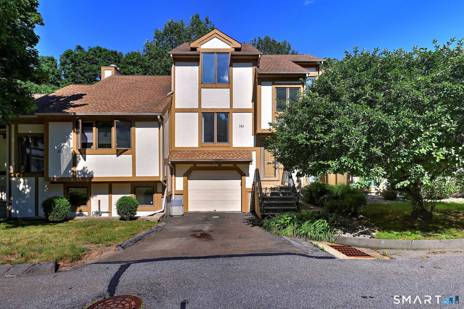 Property Photo:  690 Forest Road 382  CT 06516 