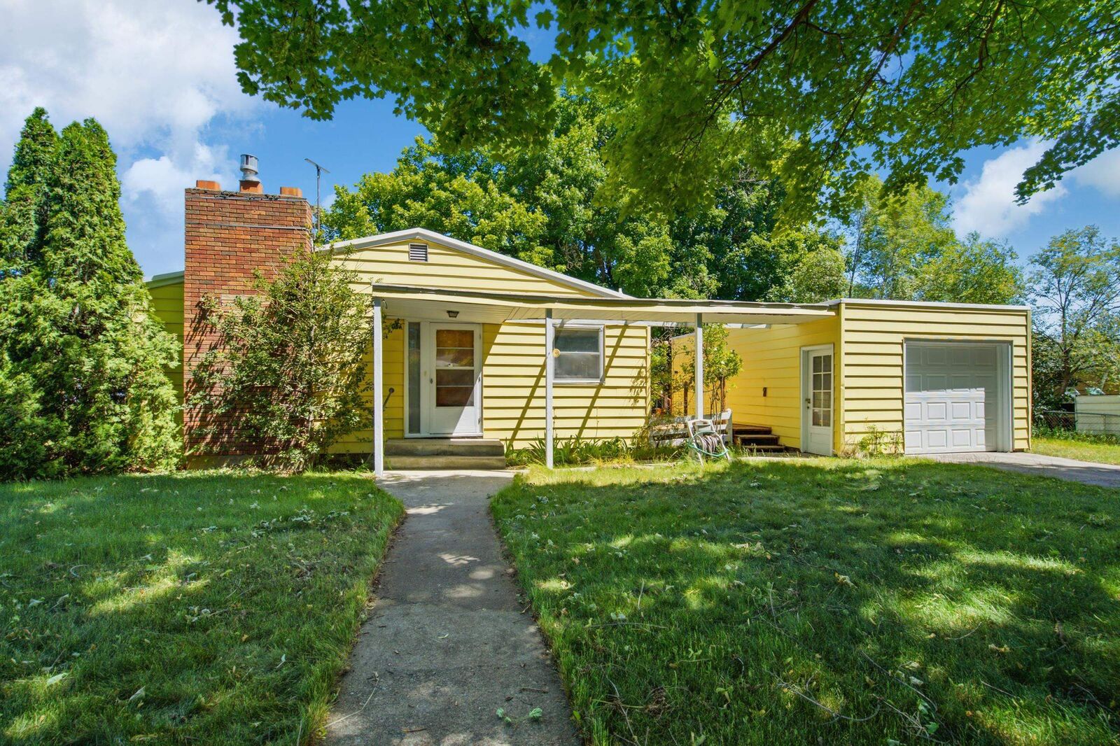 Property Photo: 8004 E Mission Ave WA 99212