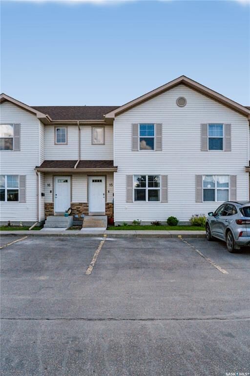 Property Photo:  135 Pawlychenko Lane 15  SK S7V 1J8 