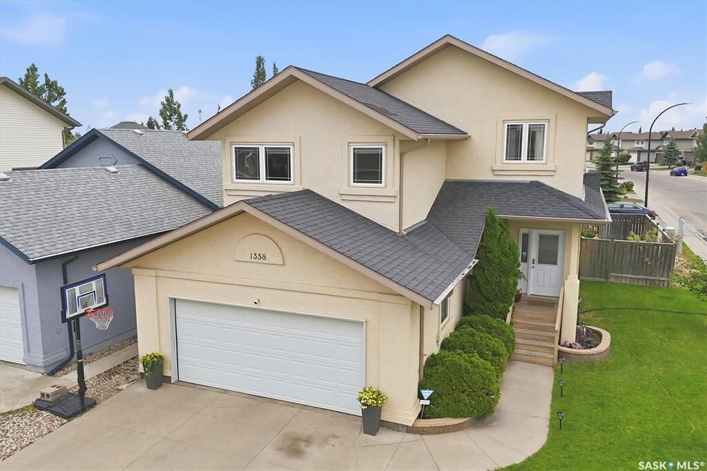 Property Photo:  1358 Denham Crescent  SK S7R 0B1 