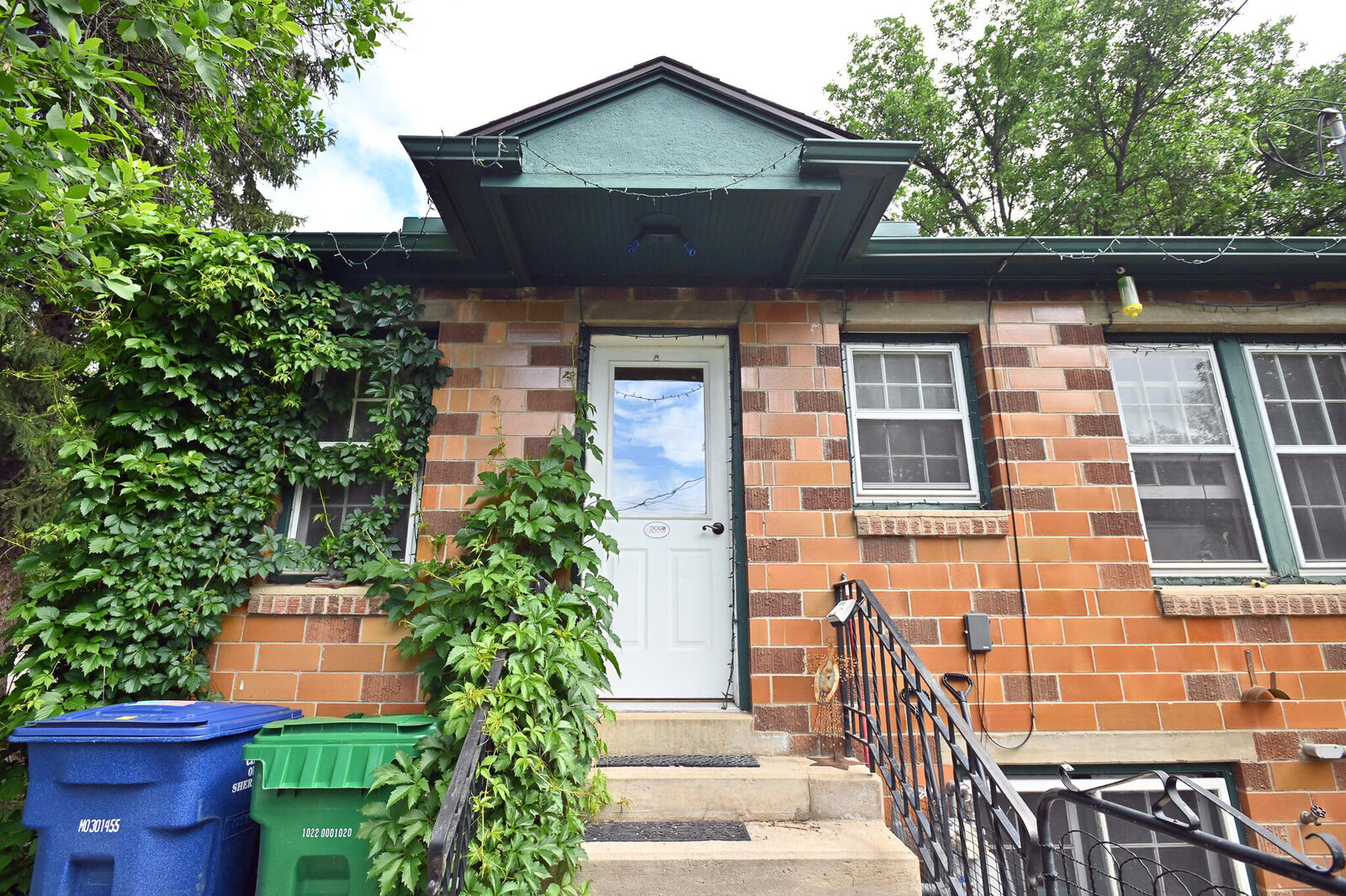 Property Photo:  43 N Elk Street  WY 82801 