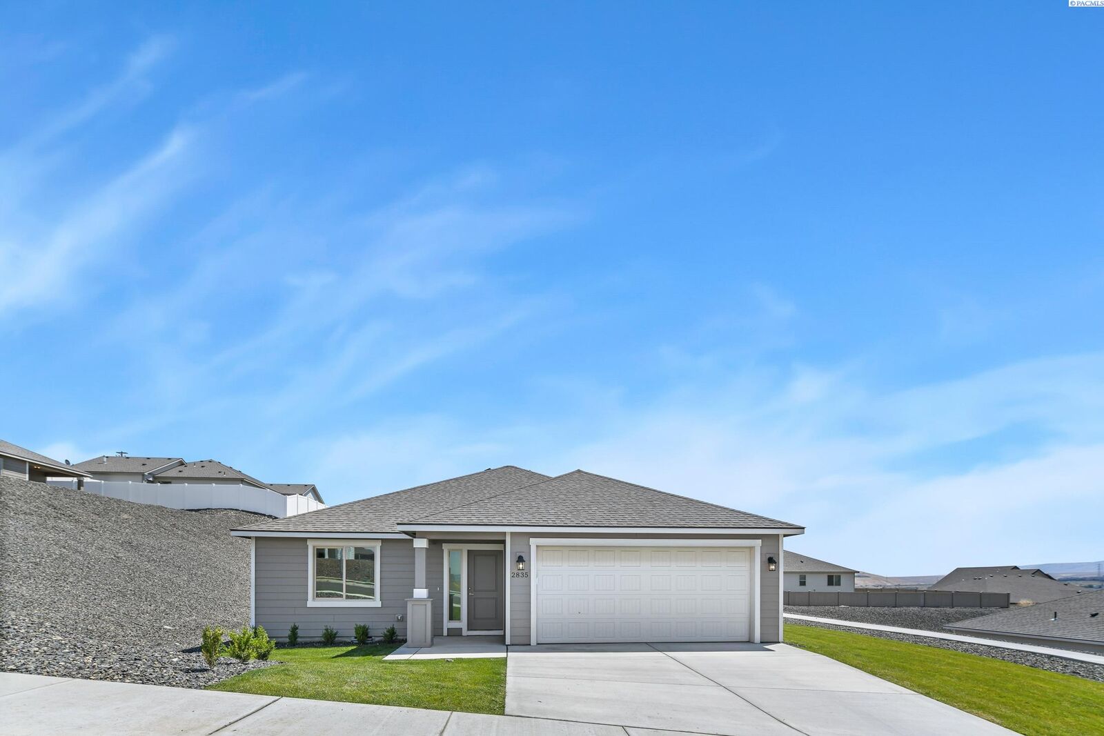 Property Photo: 2835 S Penn St WA 99338