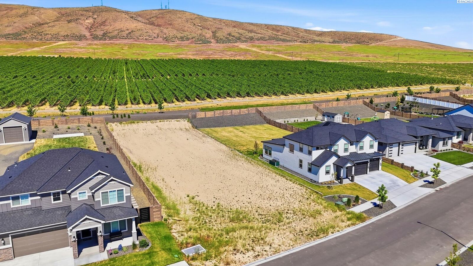 Property Photo:  3862 Highview St  WA 99352 