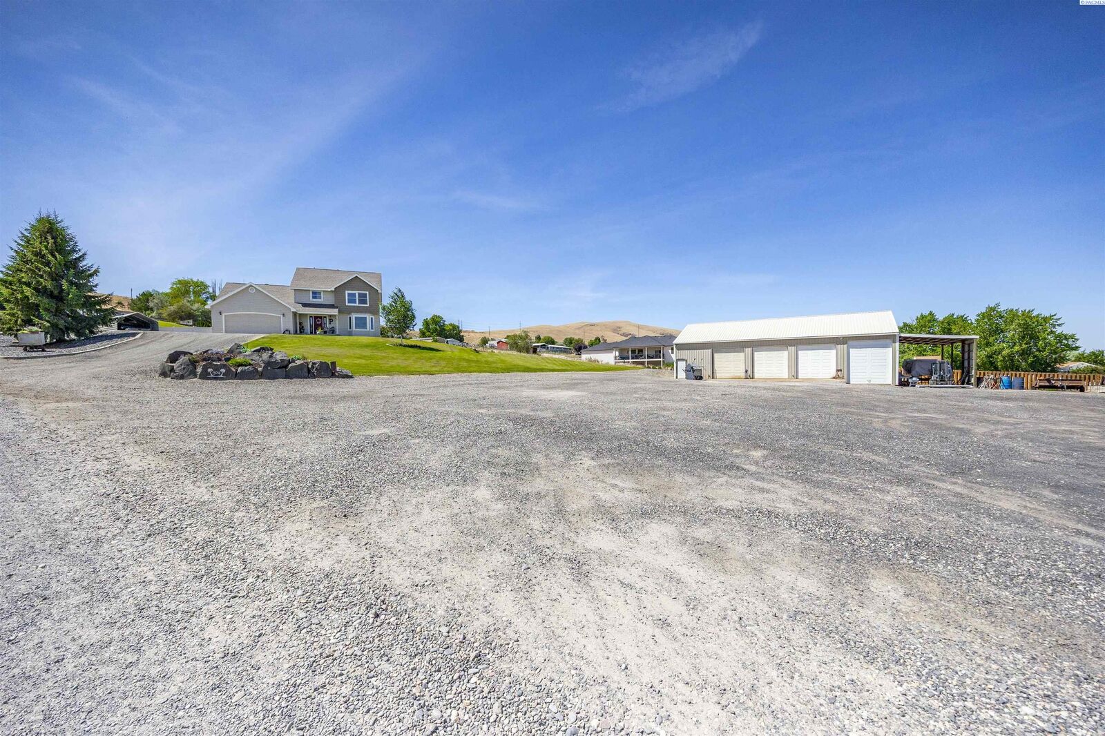 Property Photo: 504 W Wagon Wheel Pr NW WA 99320