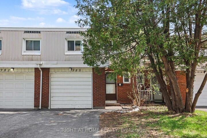 Property Photo:  980 Gulf Place 207  ON K1K 3Y1 