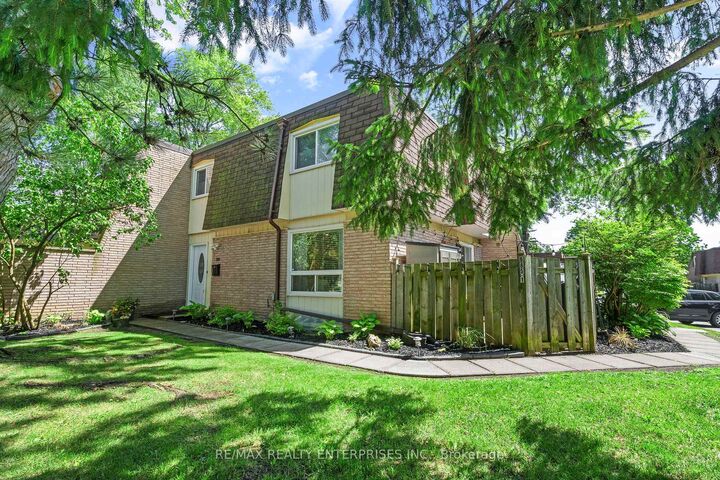 685 Francis Road 1 — photo 1
