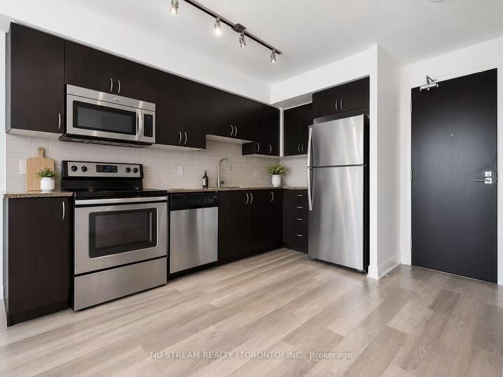 Property Photo: 372 Highway 7 N/A E 721 ON L4B 0C6