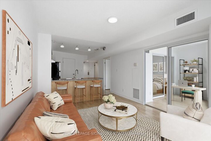 Property Photo:  650 Queens Quay W 1605  ON M5V 3N2 