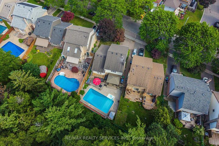 Property Photo: 96 Royal Palm Drive ON L6Z 1P7