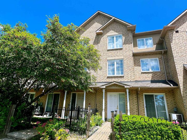 Property Photo: 10 Cox Boulevard 3 ON L3R 4G2