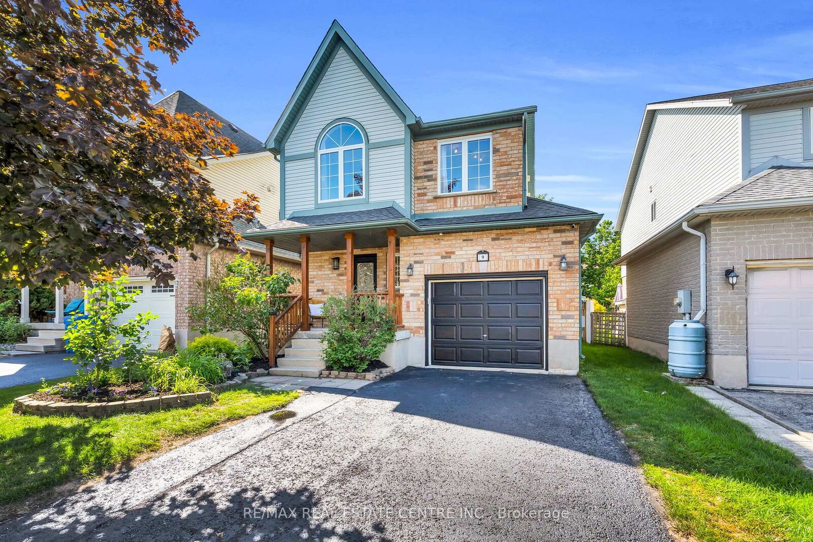 Property Photo:  9 Settlers Road  ON L9W 5E3 