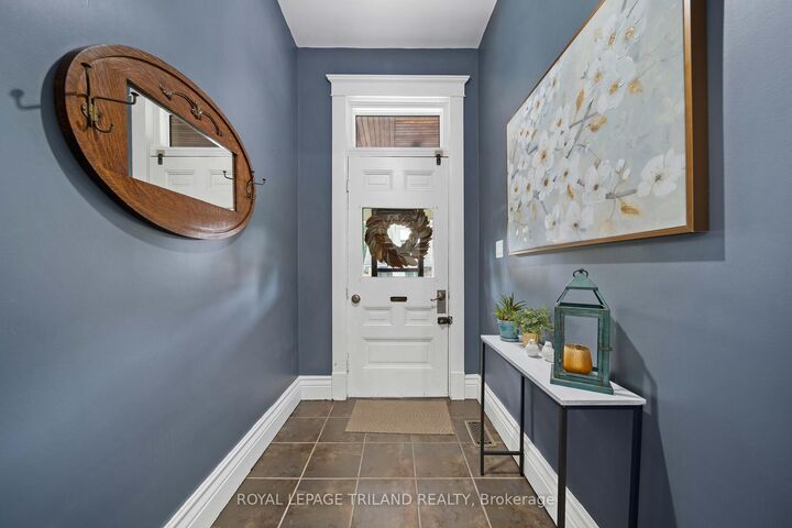 Property Photo: 946 Dufferin Avenue ON N5W 3K2