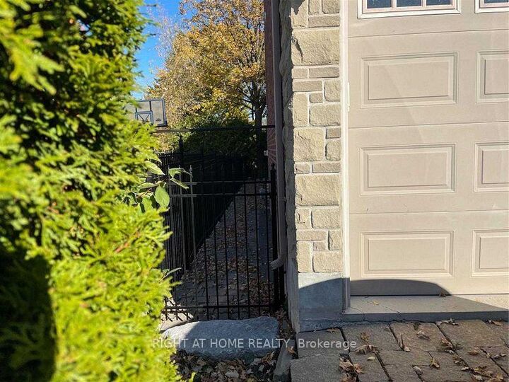 Property Photo: 5A Pearson Avenue ON L4C 7L6