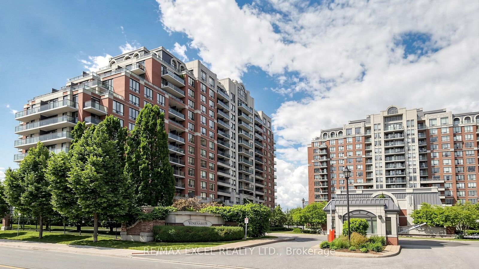 Property Photo: 310 Red Maple Road 318 ON L4C 0T7