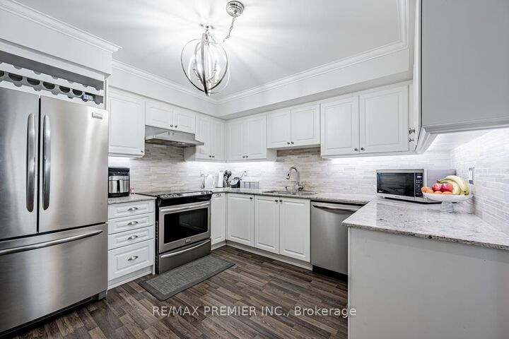 Property Photo: 140 Widdicombe Hill Boulevard 624 ON M9R 0A9