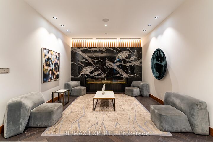 Property Photo:  7895 Jane Street 2106  ON L4K 0K2 
