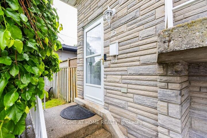 Property Photo:  15 Tuna Court  ON L8W 1S1 