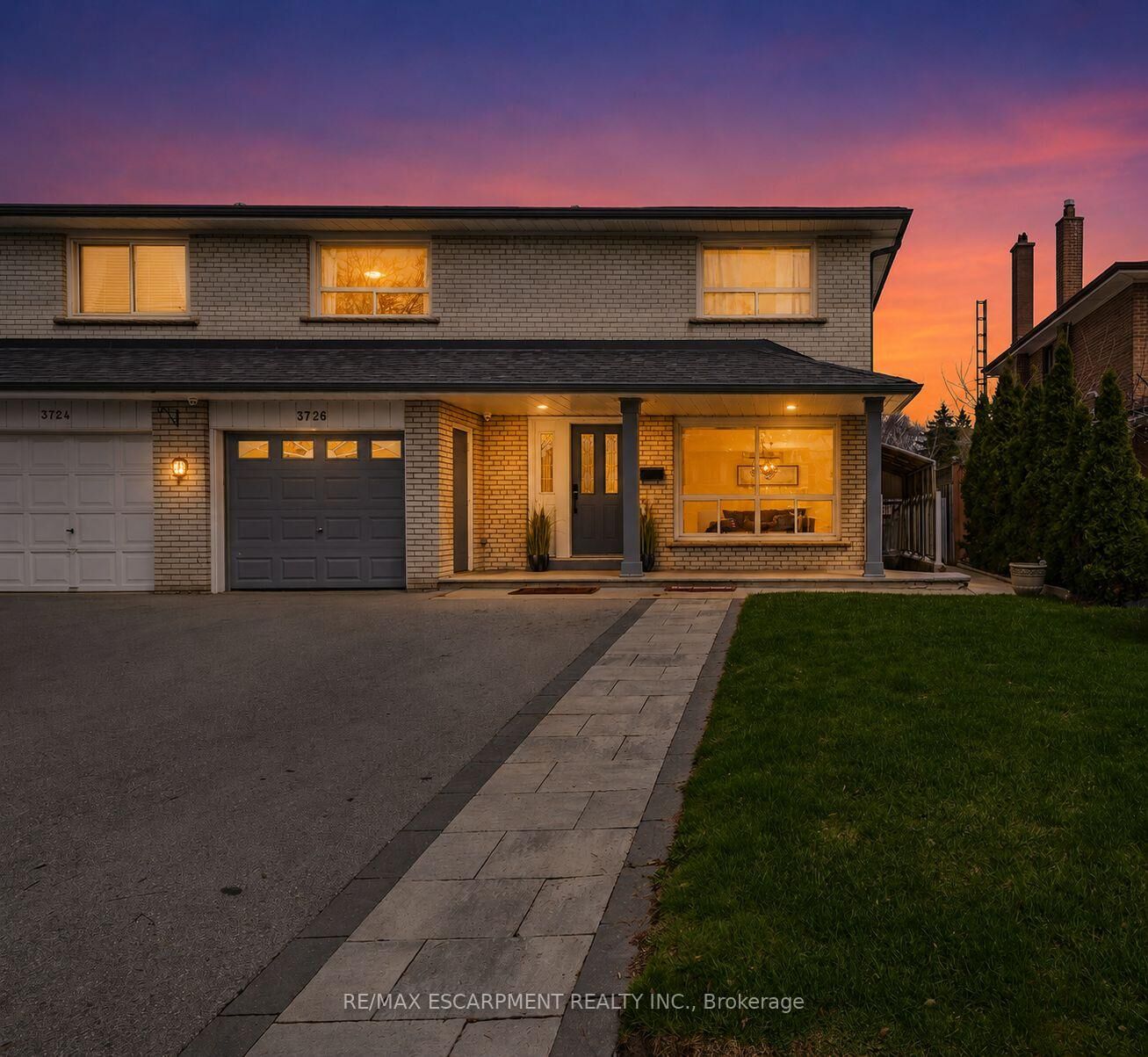 Property Photo:  3726 Holden Crescent  ON L5A 2V8 