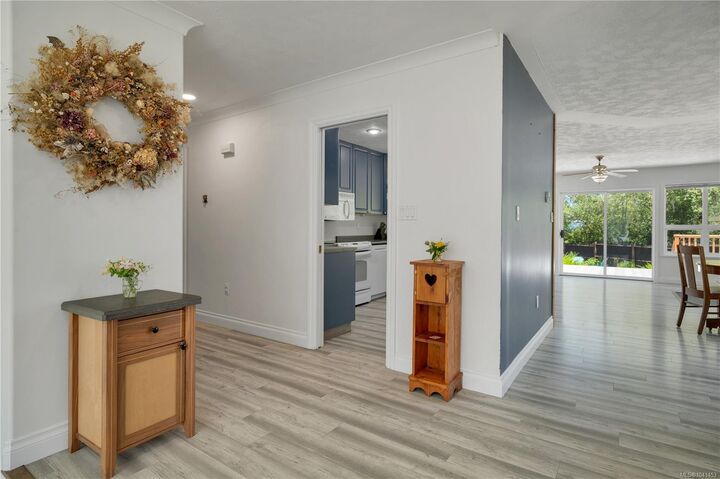 Property Photo: 545 Sunset Pl BC V0N 2R0