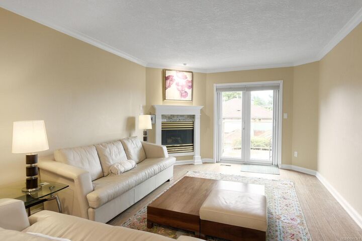 Property Photo: 500 Marsett Pl #8 BC V8Z 7J1