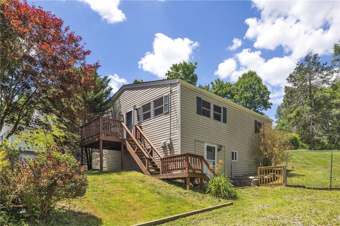 Property Photo:  2404 Marble Ln  PA 15143 