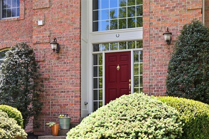 Property Photo:  317 Abbey Brook Ln  PA 15367 