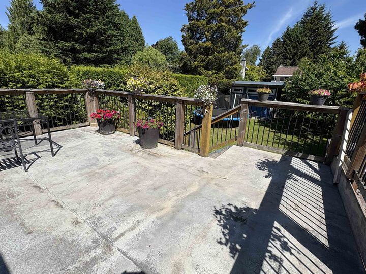 Property Photo: 15847 Russell Avenue BC V4B 2S5