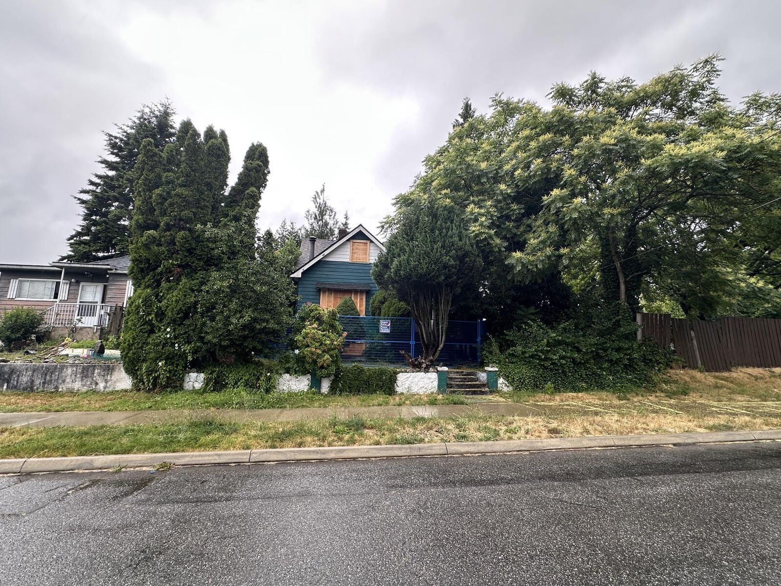 Property Photo: 2005 Ninth Avenue BC V3M 3G6