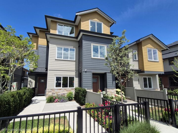 Property Photo: 8233 Williams Road 109 BC V7A 1G4
