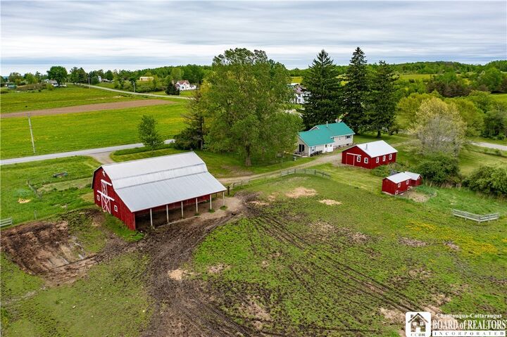 Property Photo:  873 Wellman Road  NY 14710 