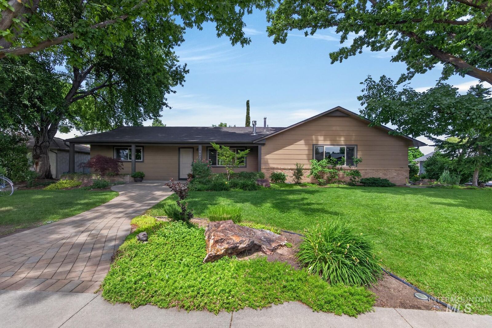 Property Photo:  9622 W Delaware St  ID 83709 