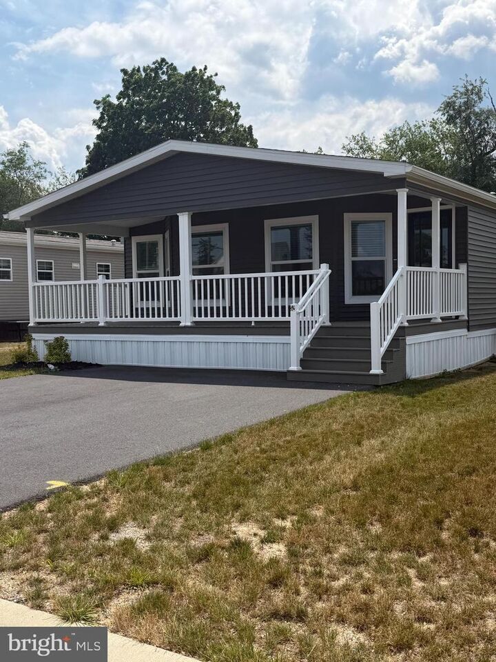 Property Photo:  52 Evergreen Aly  PA 17078 