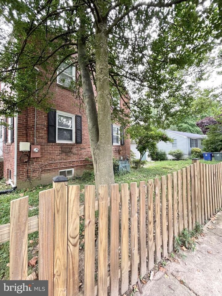Property Photo:  2528 N Winchester Street  VA 22213 