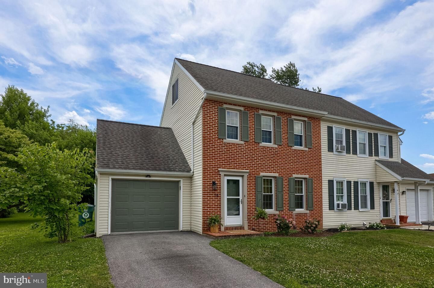 Property Photo:  14 Hemlock Lane  PA 17579 
