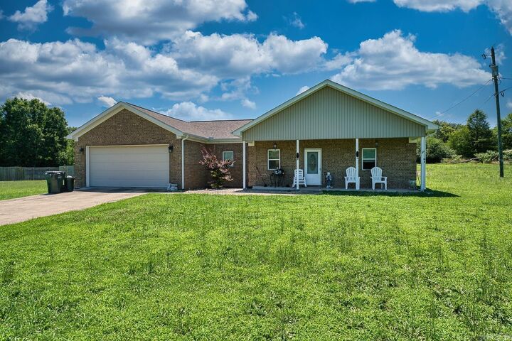 Property Photo: 1306 Oakgrove Road AR 71968