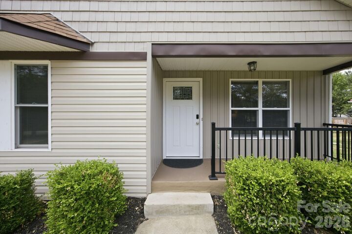 Property Photo:  7564 Katherine Drive  NC 28037 